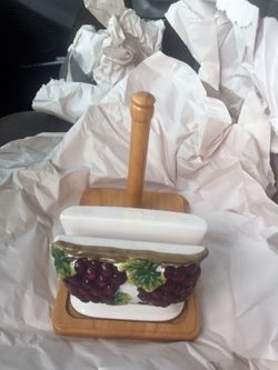 Napkin holder and paper towels