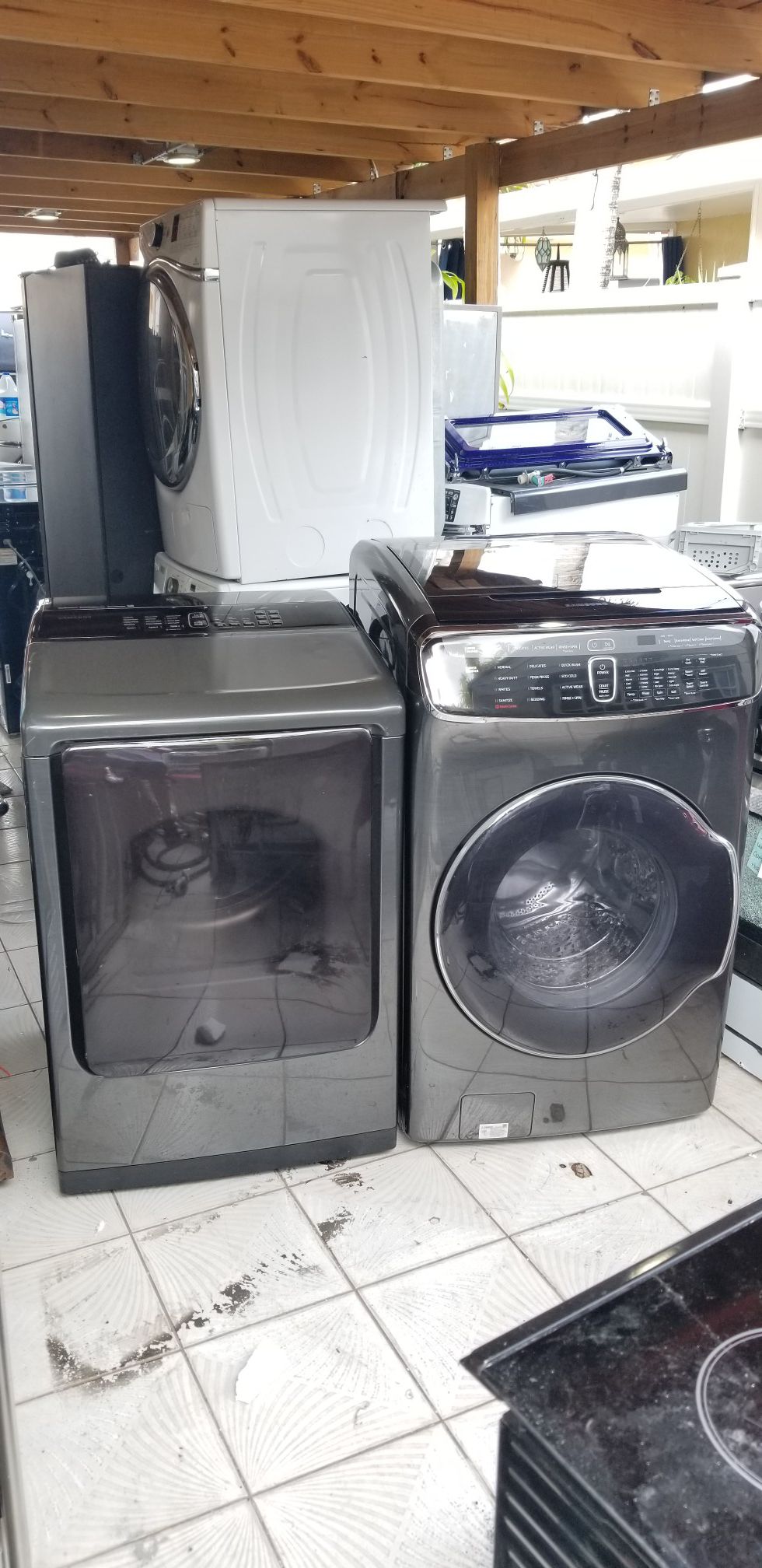 WASHER AND DRYER BLACK STAINLESS