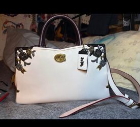 Coach Mason Caryall w/metalg Tea Rose handbag