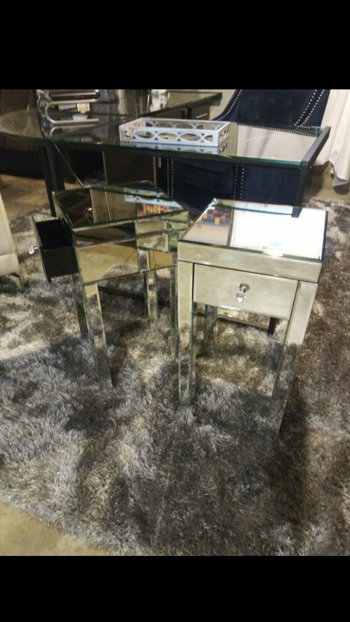 One! Beautiful mirrored nightstand