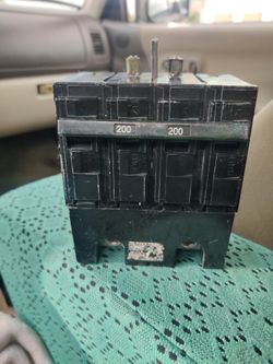 200 Amp Breaker