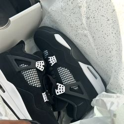 thunder 4s 10.5
