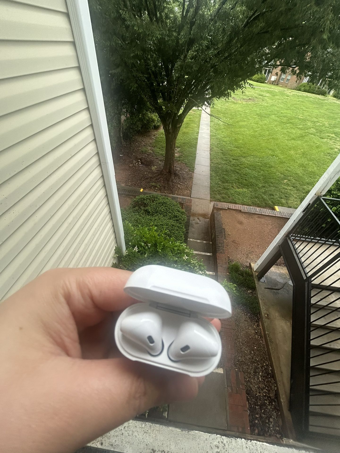 Apple AirPods