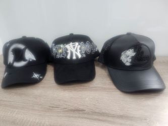 El mago, Dandy, and 31 hats for sale