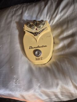 New in the box "Daddy O" by Danelectro