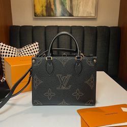 Louis Vuitton Black Monogram On The Go pm