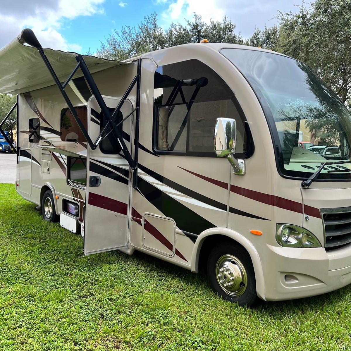 2015 Ford Motorcoach Axis Motorhome 24.2’