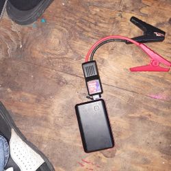 Dualistic Jumper Pack/USB Charger