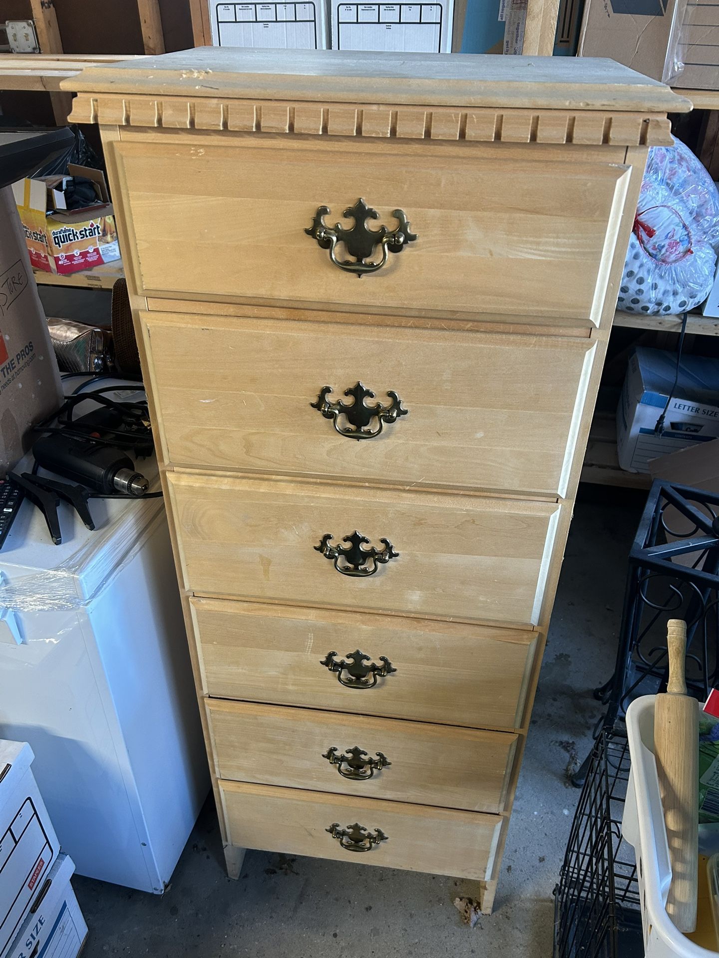 Wood Dresser (22x13.5x55)