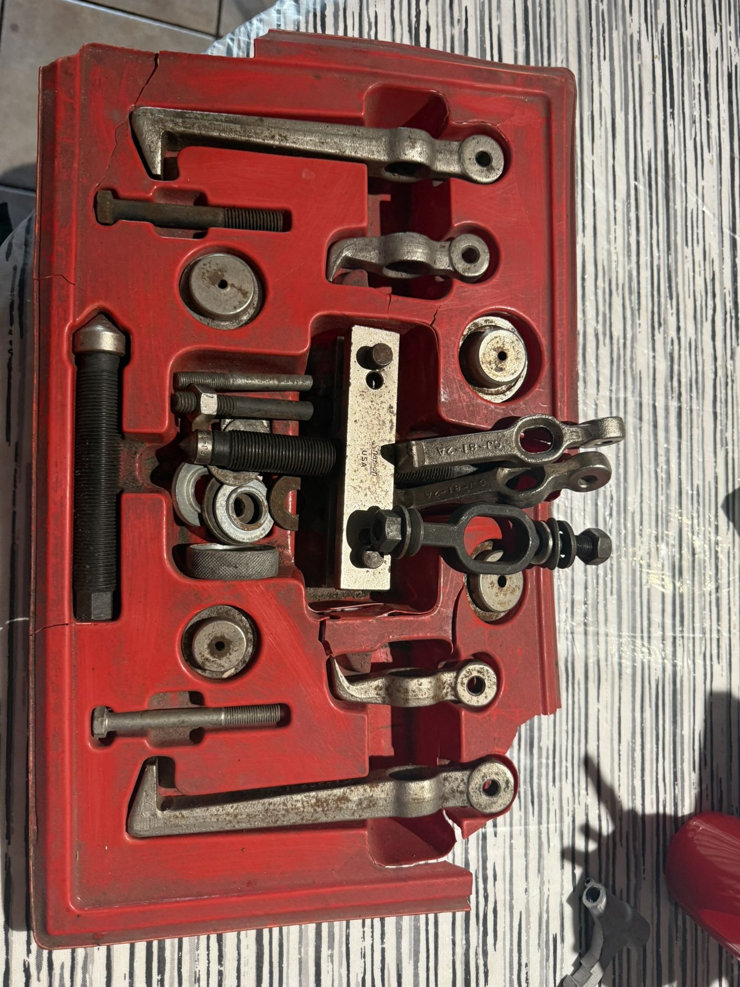 Snapon gear puller kit (3 different puller jaws ) pressure screws etc used $150 firm can be cleaned up easily the rust is just residual and would clea