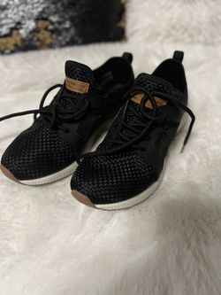 Black Skechers Size 5.5