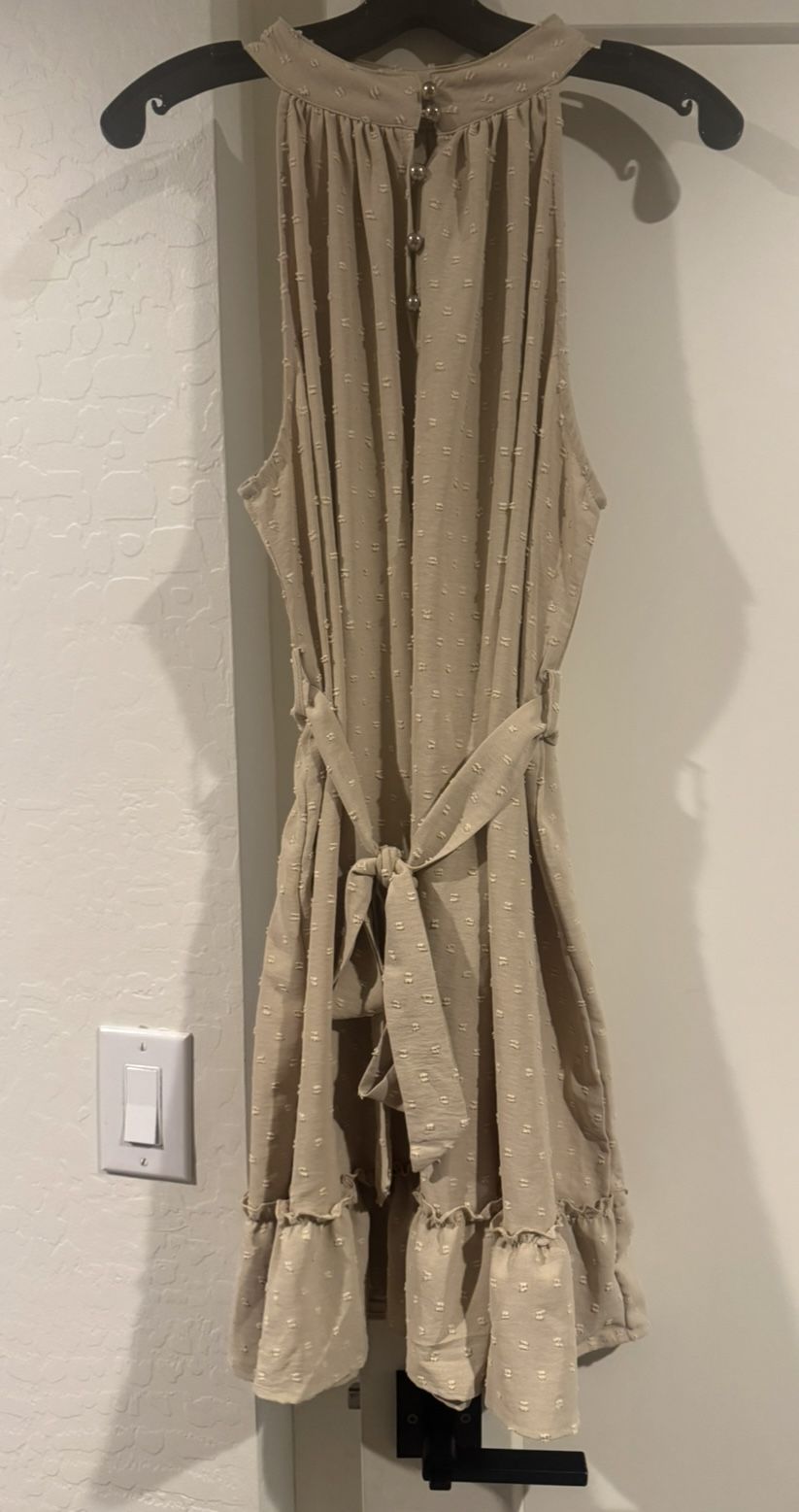 Gorgeous Neckline Neutral/Tan Dress (Size L/XL) *NEW*