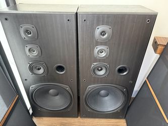 Kenwood Vintage Stereo System — Turntable, Cassette, Amps, Tower Speakers