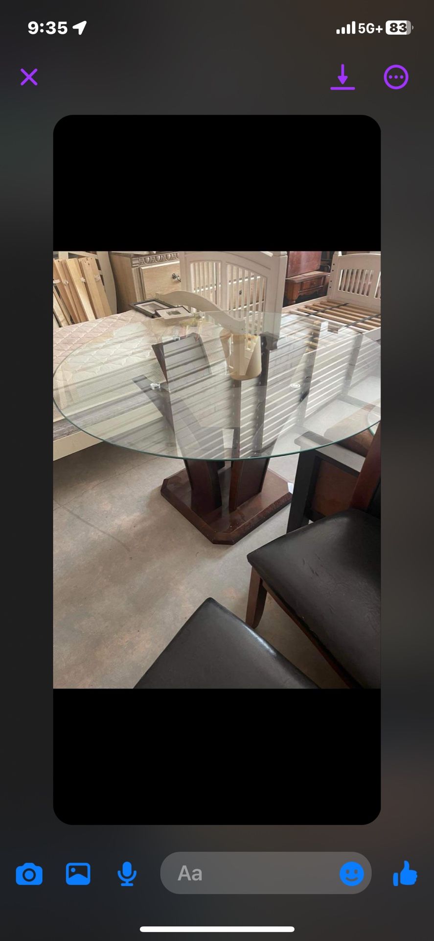 🥰BEAUTIFUL ROUND DINNER TABLE WITH GLASS TOP AND 4 CHAIRS🥰