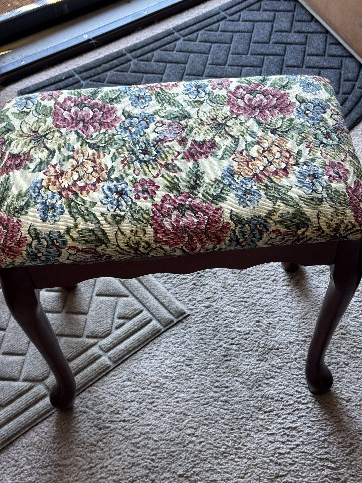 Beautiful Vanity Stool 