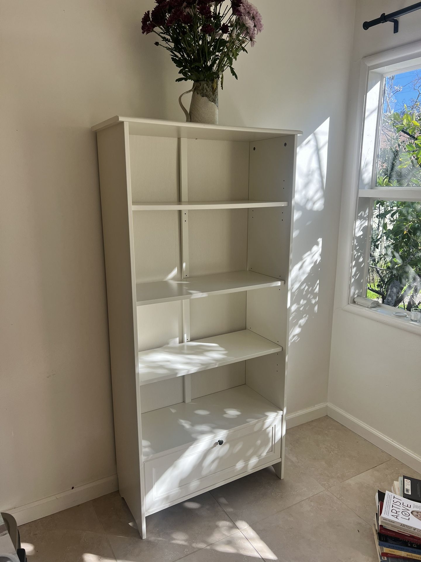 White Cute Book shelf