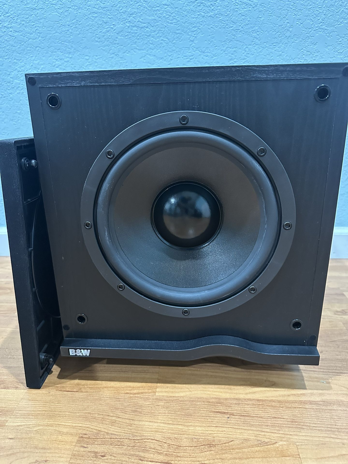 LIKE NEW Bowers &Wilkins B&W ASW 500 ACTIVE SUBWOOFER. MADE IN ENGLAND