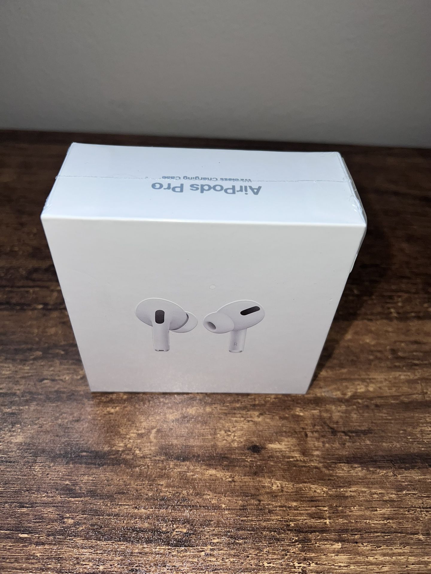 airpod pro with wireless charging case