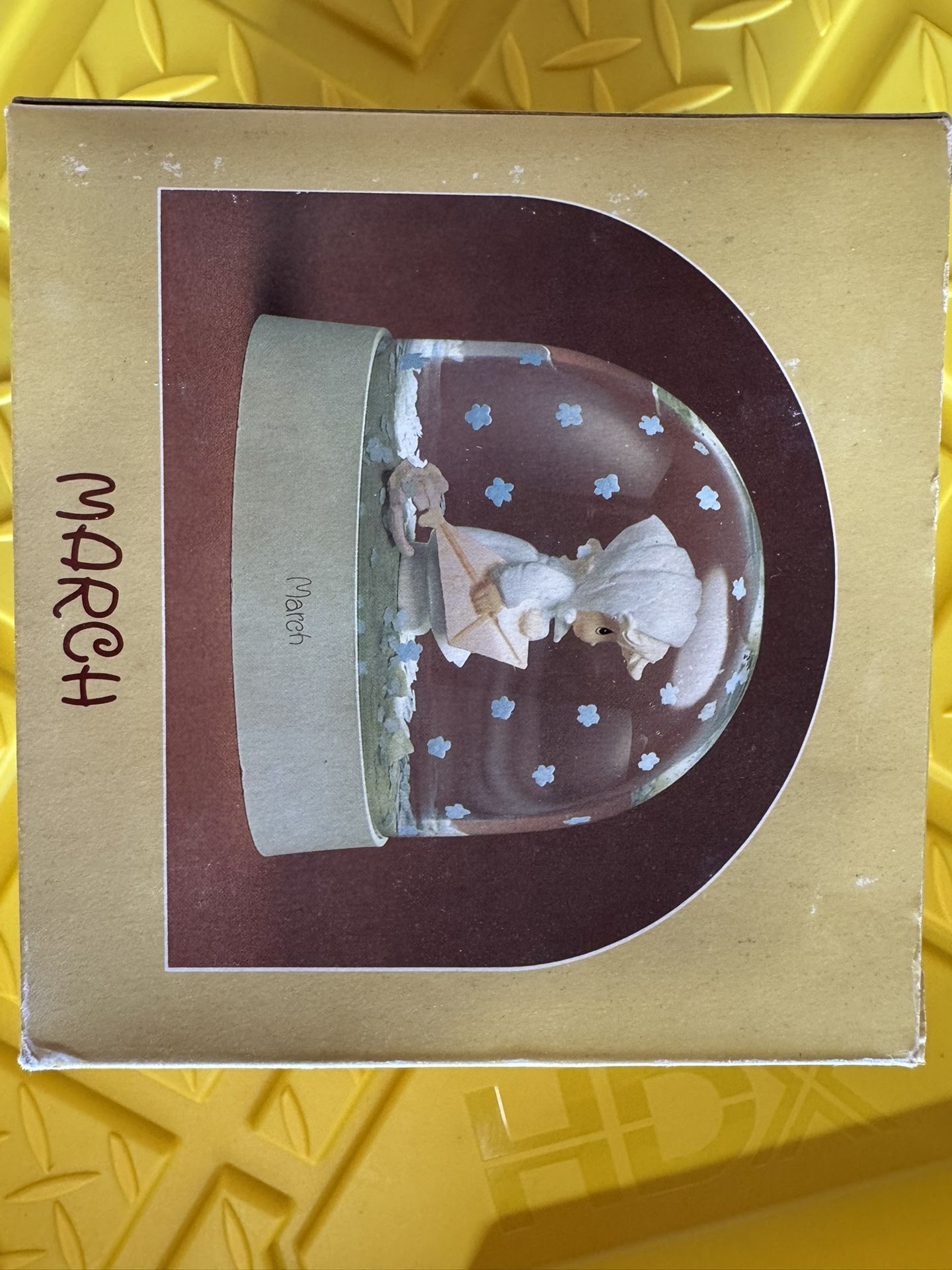 Brand New Precious Moments Collection water dome 