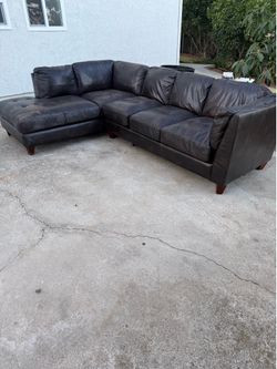 Sectional couch