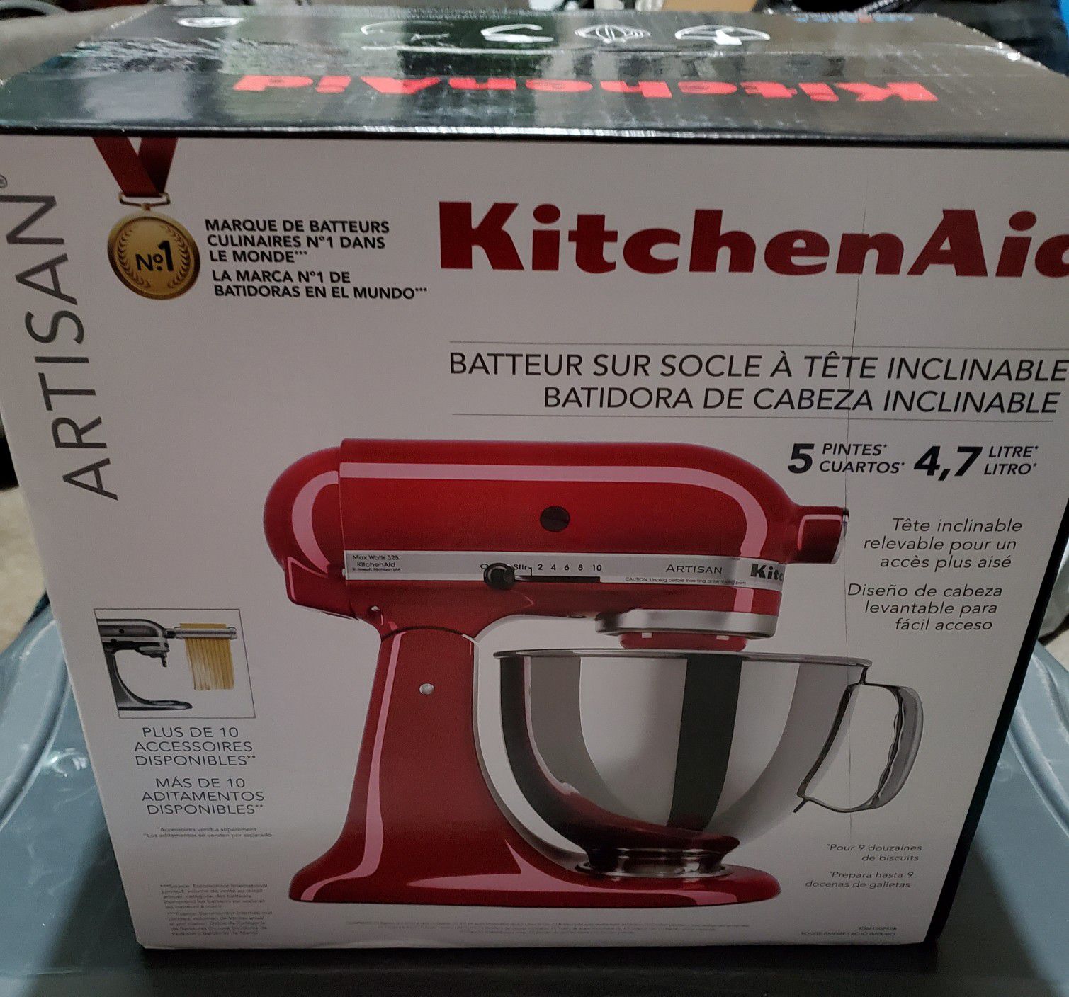 Kitchen Aid Artisan 5 quart mixer BRAND NEW!
