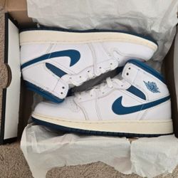 Air Jordan 1 Mid-Industrial Blue/White Size 6.5 – Great Condition