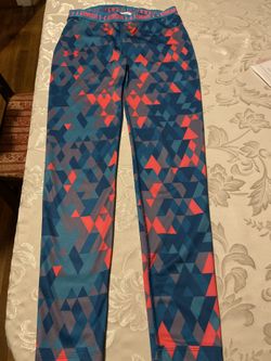 Leggings by under armour youth large heat gear