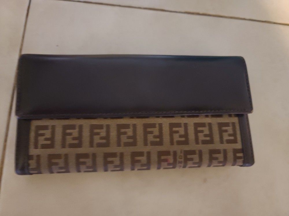 Fendi wallet serial number 2804/8m0032/019