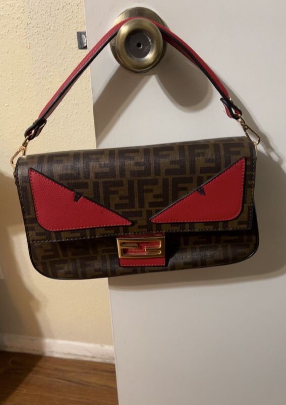 Like New FENDI Woman Shoulder Bag