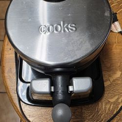 Cooks Flip Waffle Maker