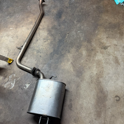 2018 Toyota Camry LE 2.5L Muffler / Exhaust