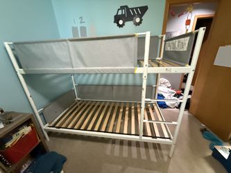 Twin Bunkbed