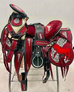 Montura charra bordada