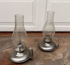 Pair of kerosene lamps