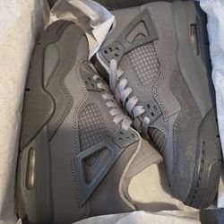 Jordan 4*s Smoke Grey
