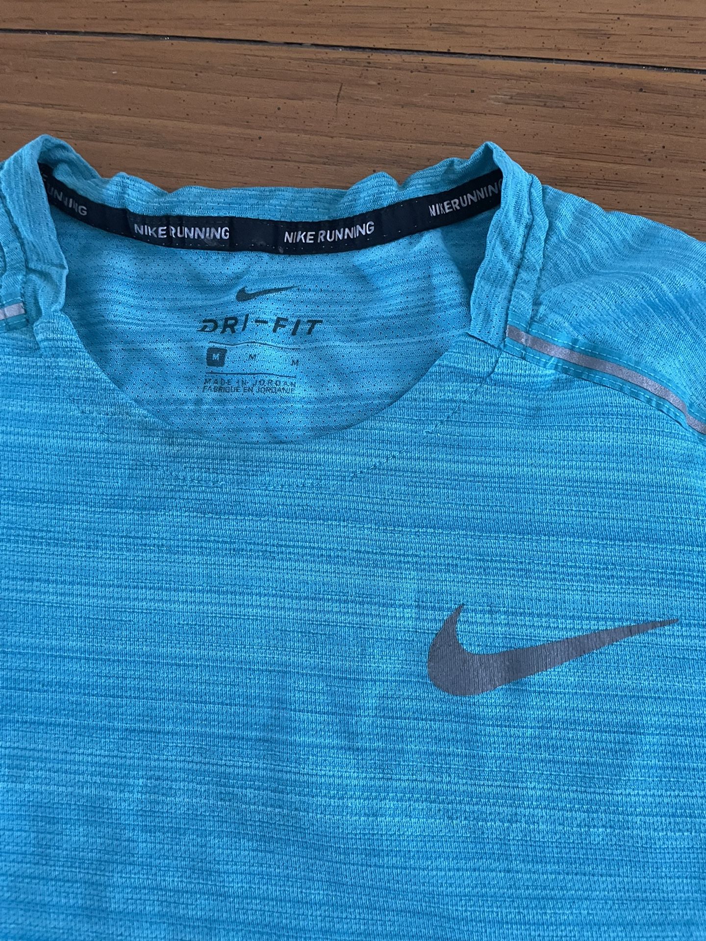 Nike DRI-FIT Medium Shirt