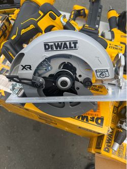 DEWALT 20-Volt MAX 7-1/4 in. Cordless Circular Saw (Tool Only