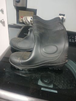 Rubber  work boots