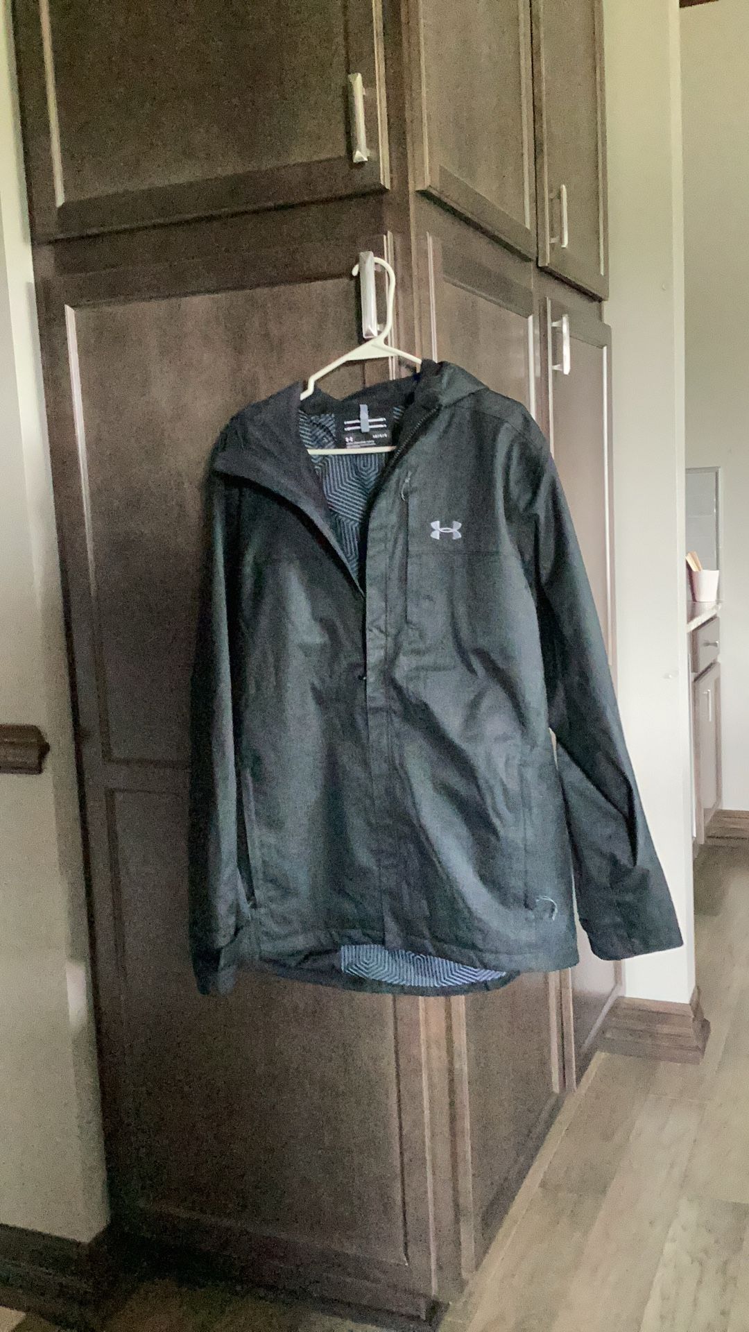 Men’s Under Armor Rain Jacket Size Large
