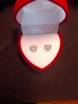 Beautiful Heart Earrings Read Description!!