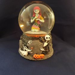 Disney Nightmare Before Christmas Sally Musical Snowglobe 