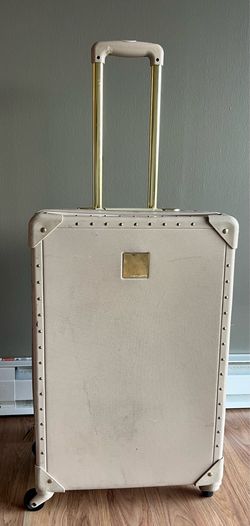 Vince camuto hardside spinner suitcase