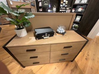 Pottery barn Kearny 6 drawer dresser