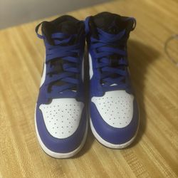 Jordan 1 Mid Game Royal / Black /white Size 7y 
