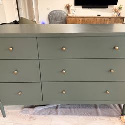 Crate & Kids Hampshire Olive Green Dresser