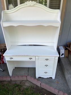 White Wooden Desk with Hutch and Drawers