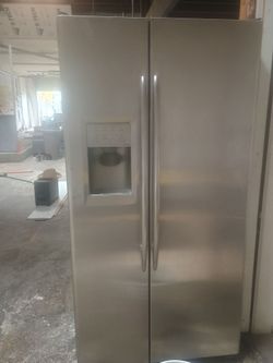 Artica Stainless Steel Side-by-Side Refrigerator with Ice Dispenser