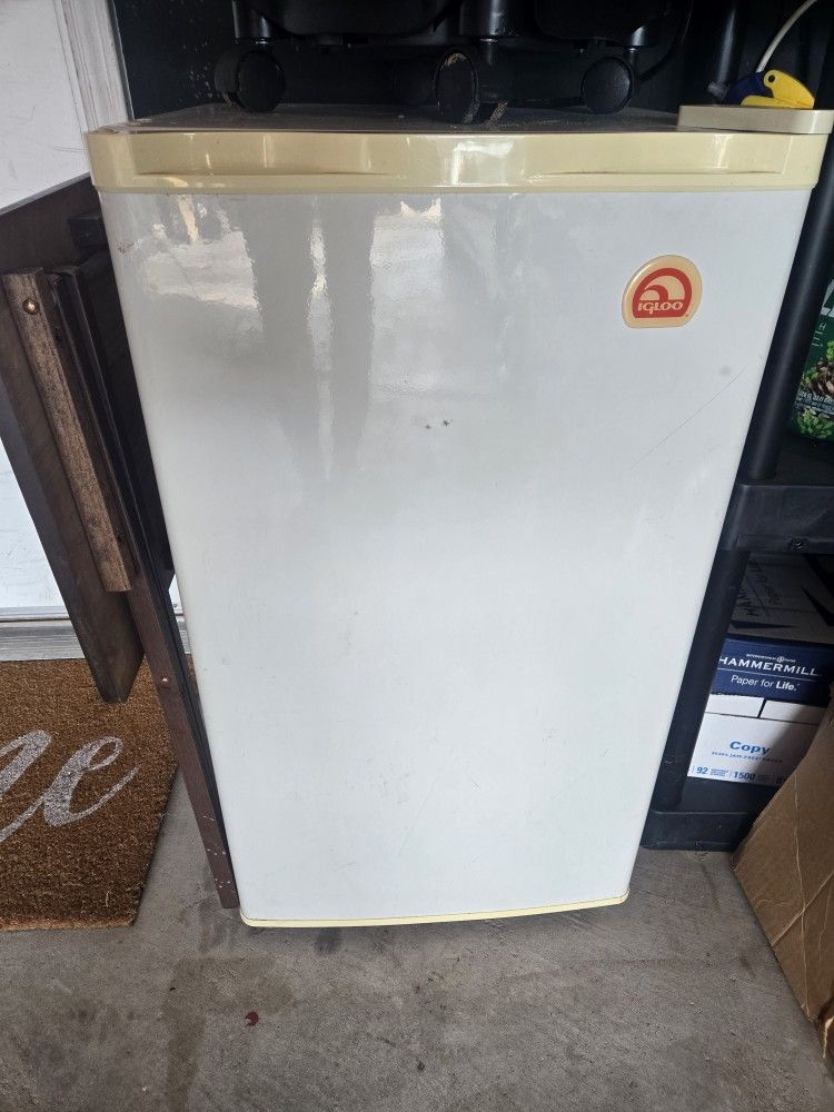 Mini Fridge