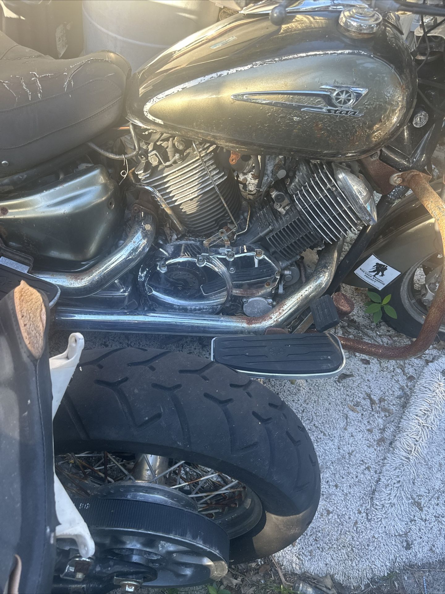 Yamaha Vstar 1100 complete or partz No Run Clean Title