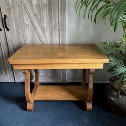 Antique Oak Table / Strong and Sturdy 
